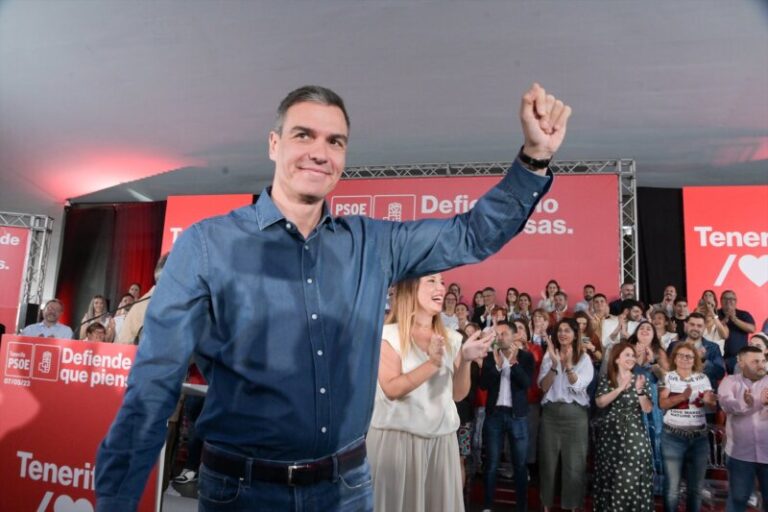Sánchez anuncia ayudas en Vivienda para jóvenes en un acto del PSOE en Tenerife