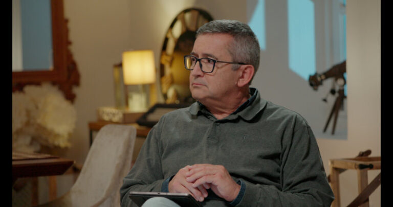 ‘Informe Trópico’ aborda la idea de felicidad y el pensamiento positivo