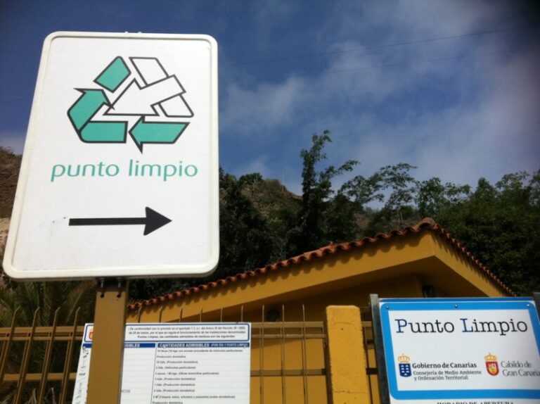 Tres investigados por vender chatarra sustraída del punto limpio de El Batán