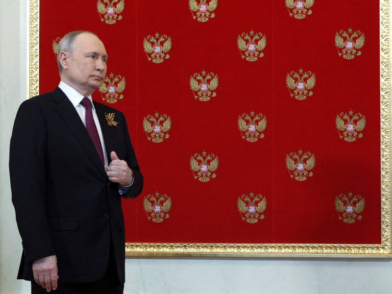 Putin denuncia una "verdadera guerra" contra Rusia y acusa a Occidente de "olvidar" quién derrotó a los nazis