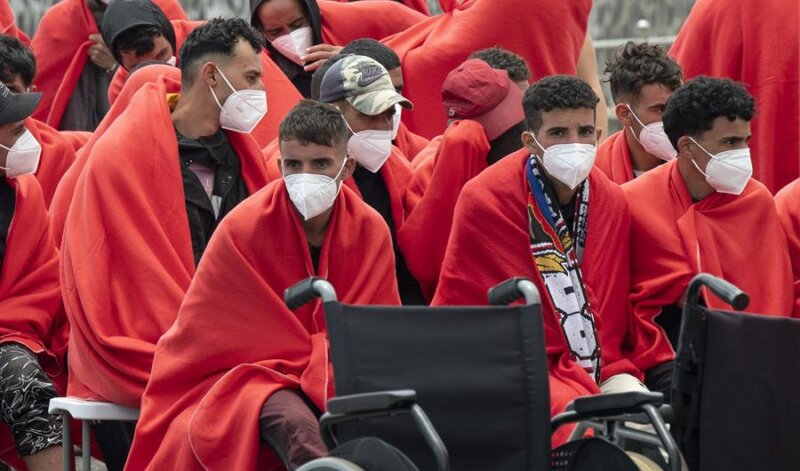 Rescatados casi 200 migrantes a bordo de pateras en aguas cercanas a Canarias