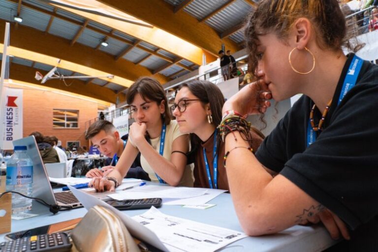 Un mercado laboral que exige cada día mayor experiencia a la juventud