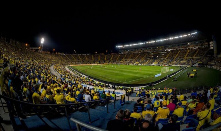La UD Las Palmas supera los 10.000 abonos renovados