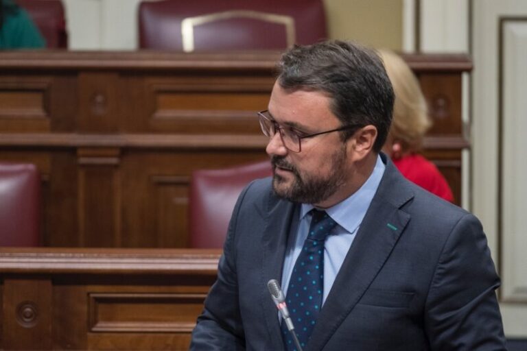 PP y CC suscriben un pacto en Santa Cruz de La Palma que da la Alcaldía a Asier Antona