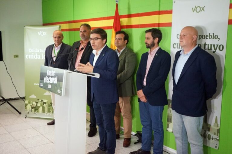 Nuevos cargos públicos y antiguos candidatos de Vox en sus listas al Senado