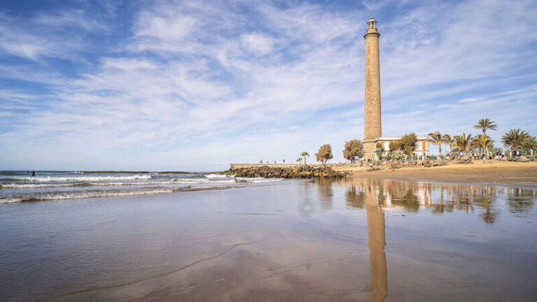El Faro de Maspalomas protagonista esta vez por la restauración que se está llevando a cabo