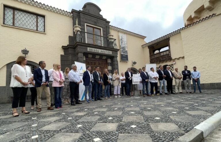 Once formaciones firman un manifiesto en «defensa de Canarias»