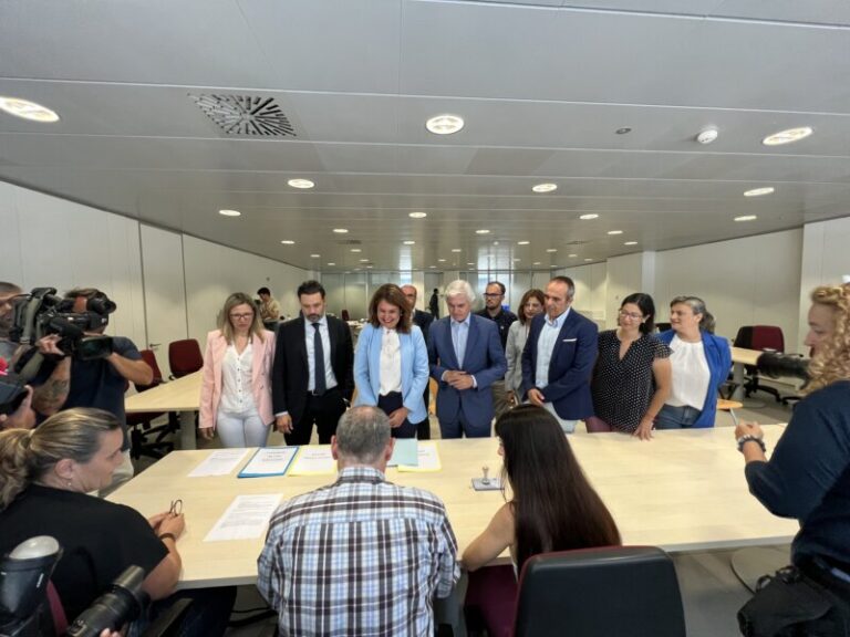 El PP presenta ante la Junta Electoral sus candidaturas al Congreso y al Senado