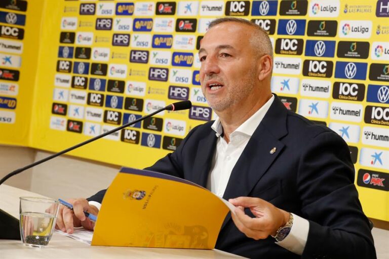 Miguel Ángel Ramírez presenta la nueva imagen de la UD Las Palmas