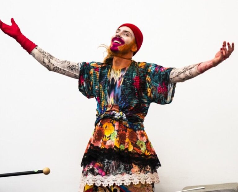 El bailarín brasileño Volmir Cordeiro llega a TEA con una performance sobre diversidad