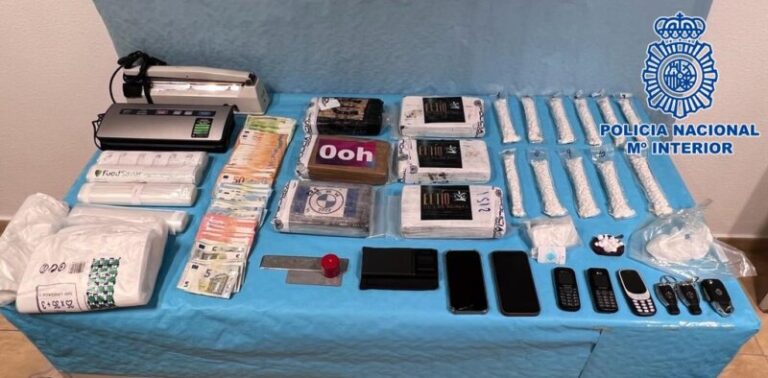 Dos detenidos y 7,7 kilos de cocaína incautados en una operación en Playa del Inglés