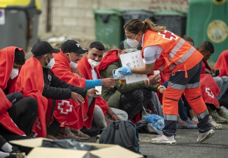 Europa denuncia la mala asistencia legal a los migrantes llegados a las islas