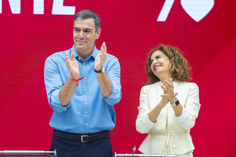 Feijoó contacta con Vox y PNV para lograr su investidura