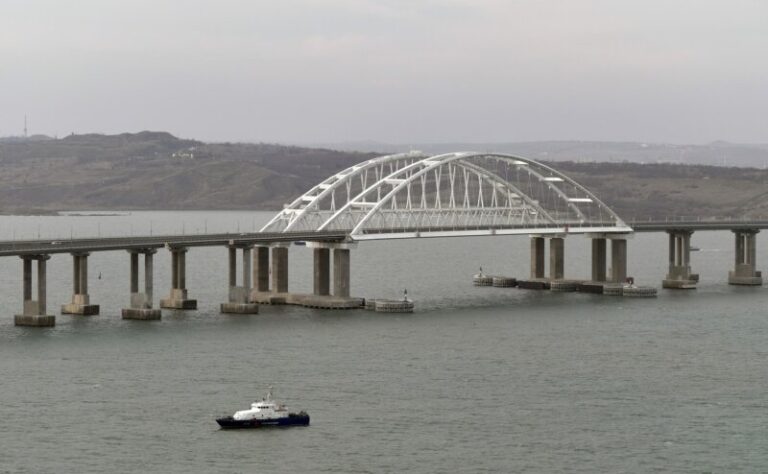 Dos fallecidos tras el ataque de dos «drones de superficie» en Crimea