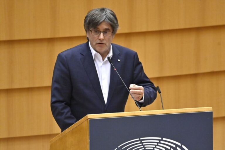 Puigdemont está dispuesto a regresar a España, aunque sea detenido