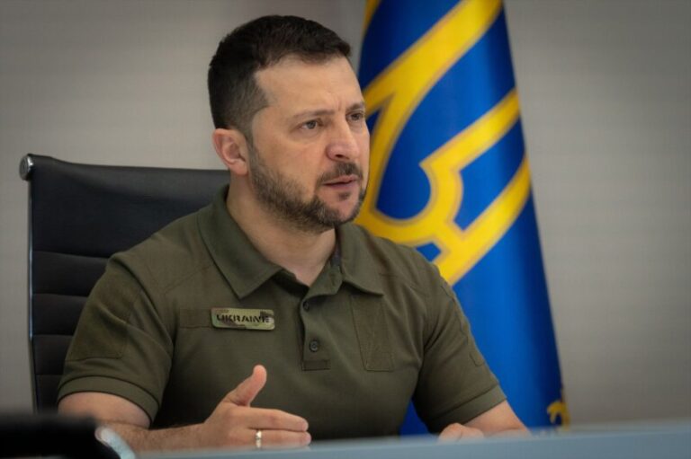 Zelensky firma con Denkov un documento de apoyo de adhesión a la OTAN