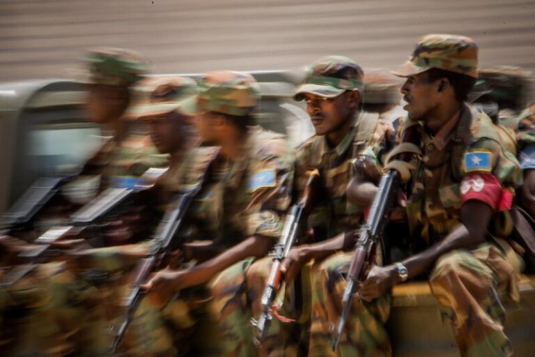 Mueren tres personas en un ataque de Al Shabaab contra una base recientemente entregada por la misión de la UA