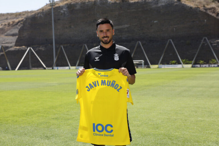 Javi Muñoz: «La UD Las Palmas ha vuelto a Primera y esperamos estar a la altura»