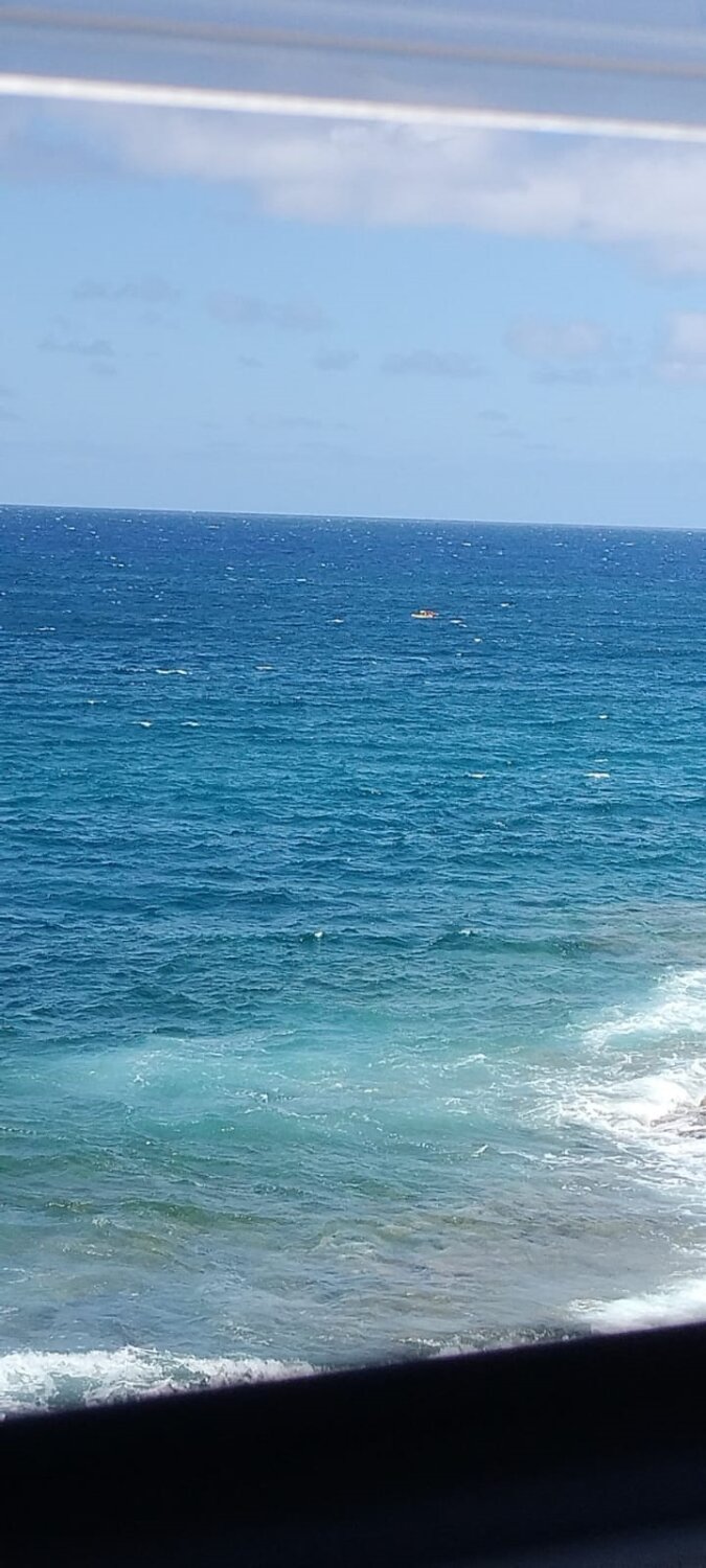 Salvan a un padre y un hijo a la deriva en un kayak que había volcado en Gran Canaria
