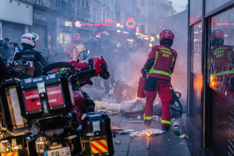 La abuela del adolescente muerto en Francia llama al fin de los disturbios en el país