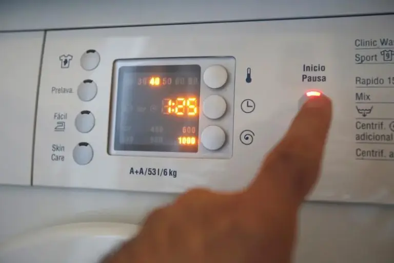 La electricidad en el mercado mayorista sube este lunes un 46 % hasta los 90,27 euros/MWh