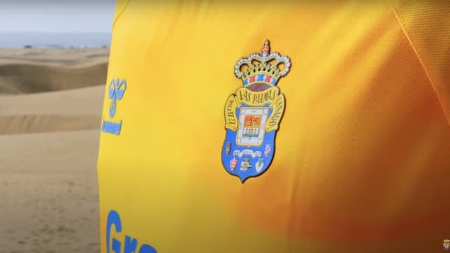 La UD Las Palmas presenta la camiseta de su regreso a Primera División
