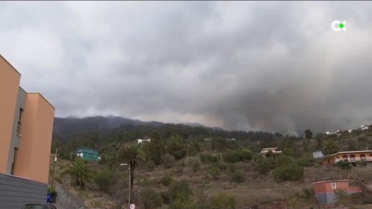 El incendio de La Palma permanece activo en tres frentes