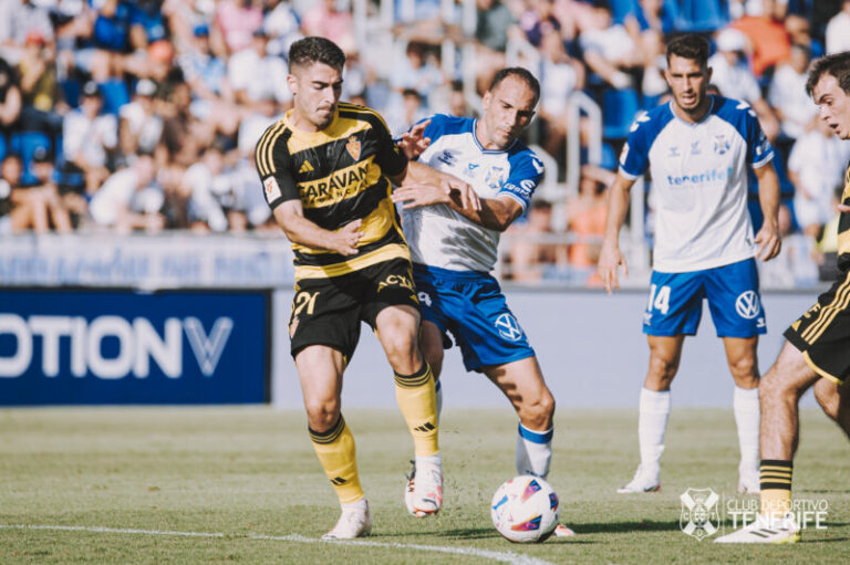 El CD Tenerife no pudo encadenar su tercera victoria consecutiva ante el Real Zaragoza (0-1)