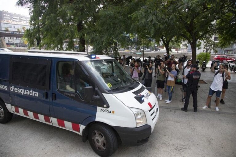 Dani Alves quiere «agilizar» el proceso y no recurrirá su procesamiento