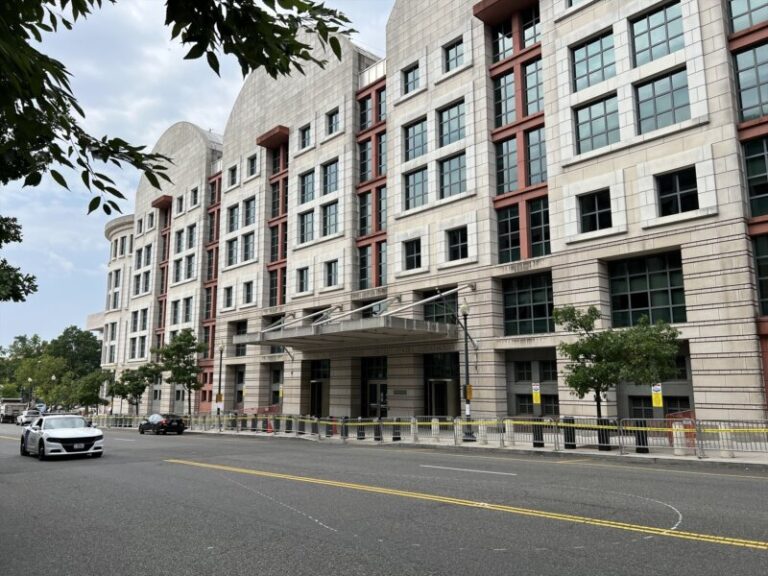 Trump, acusado de amañar las elecciones de 2020, comparecerá ante el tribunal