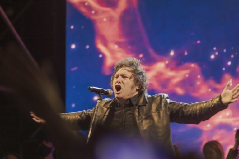 El candidato ultraliberal Javier Milei, el más votado en las primarias de Argentina