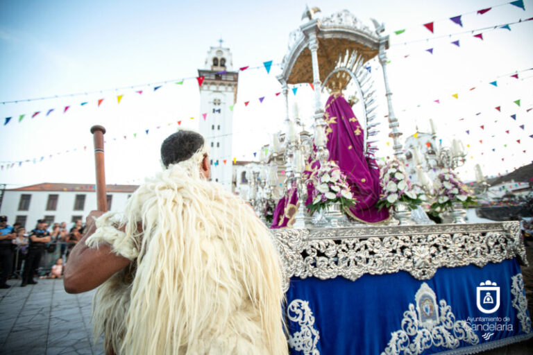 En directo desde Candelaria: Ceremonia Guanche y Noche de Peregrinos