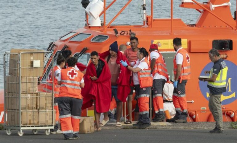 Llegan más de 200 migrantes a Gran Canaria y El Hierro