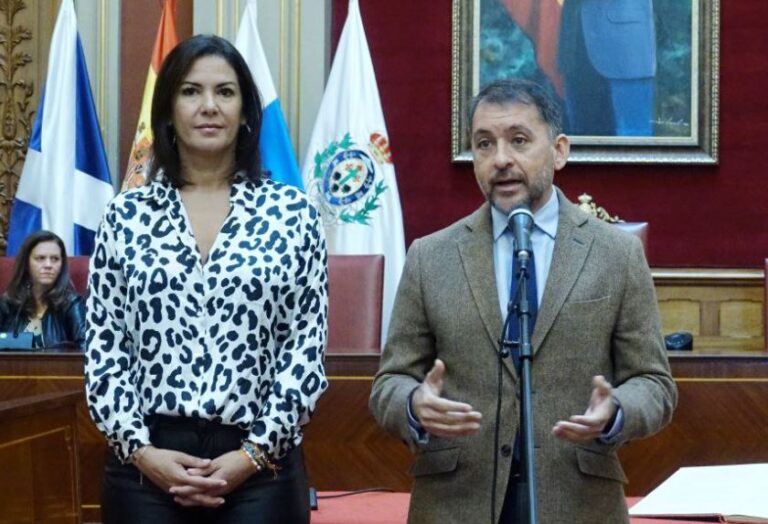 Santa Cruz de Tenerife formaliza el contrato para el control de los servicios de Movilidad Urbana