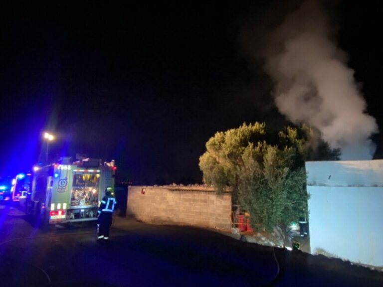 Se produce un incendio en una infravivienda en Santa Lucía