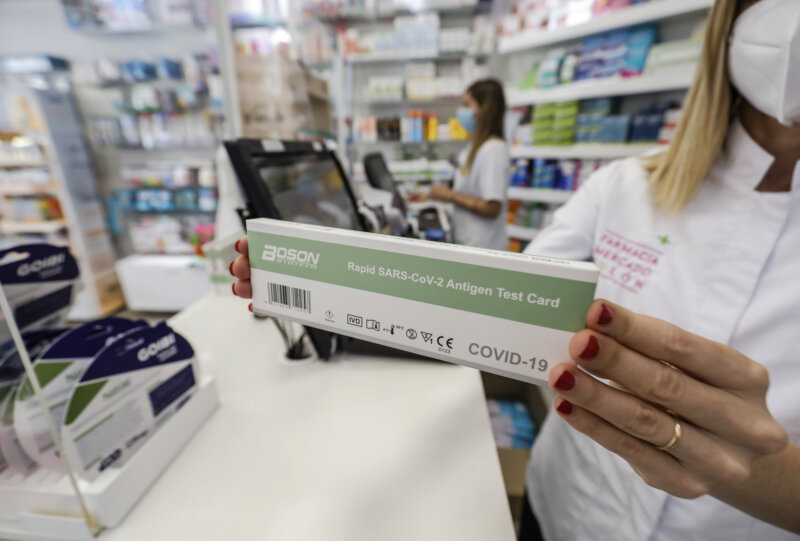 Aumento de los casos de Covid en CanariasDesglosado en CCAA, Navarra continúa siendo la región con mayor crecimiento de venta de estos tests (+653%), seguida de Cantabria (+606%) y Baleares (+301%).
