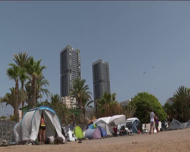 Intervienen en una playa de Santa Cruz para el desalojo de 25 casetas