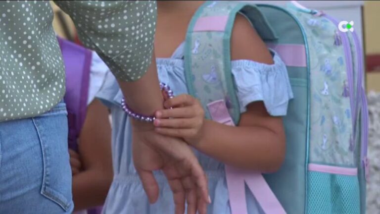 Educación concede permisos no retribuidos para padres y madres con problemas de conciliación