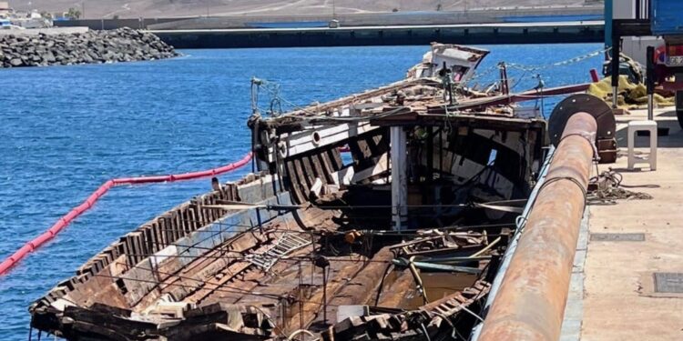 El desguace de un barco centenario en Fuerteventura llega a los tribunales