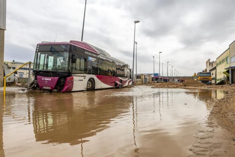 Tres fallecidos y dos desaparecidos a causa de la DANA