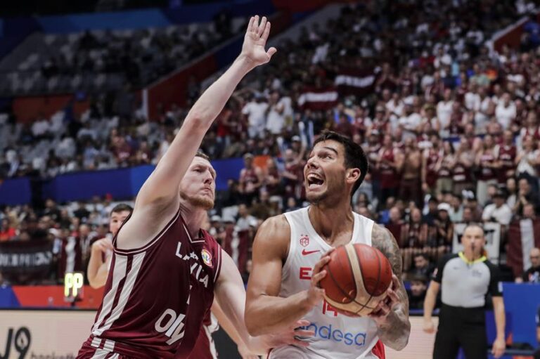 España cae ante Letonia y se complica su presencia en cuartos de final