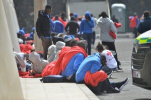 Rescatan 112 migrantes a bordo de tres embarcaciones en aguas cercanas a Canarias