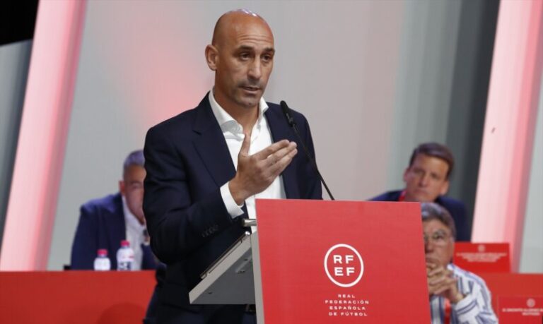 La FIFA suspende tres años a Luis Rubiales