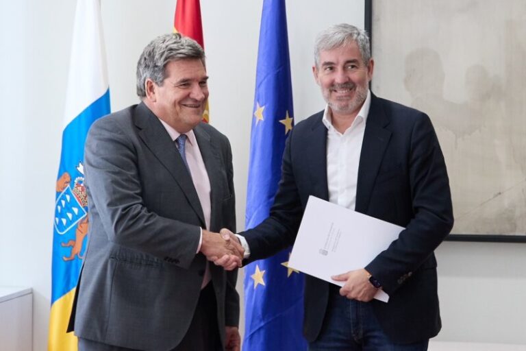 Más medios en Canarias para atender el aumento migratorio