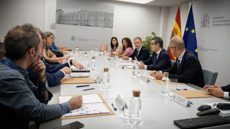 Reunión en Madrid para evaluar las actuaciones en Puerto Naos y La Bombilla