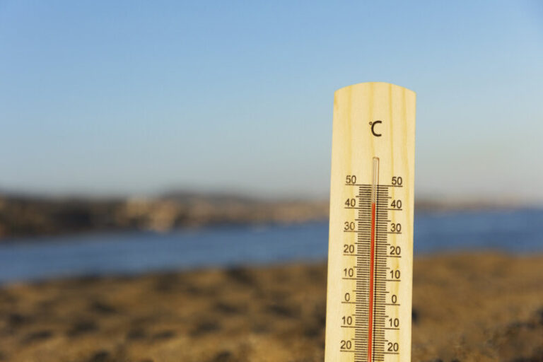 Sanidad emite avisos por riesgo para la salud debido a las altas temperaturas