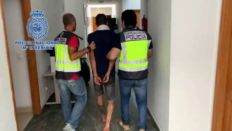 Cinco detenidos por un alunizaje en un local de apuestas en Arrecife