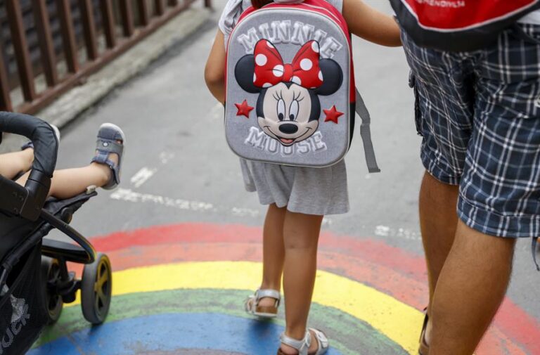 Más de 172.000 alumnos de Infantil, Primaria y Secundaria vuelven a las aulas