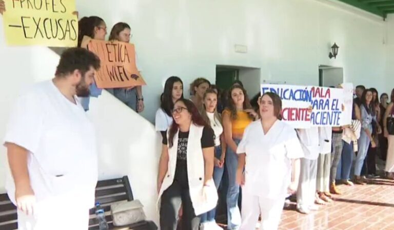 Alumnos de la ULPGC denuncian la falta de profesores