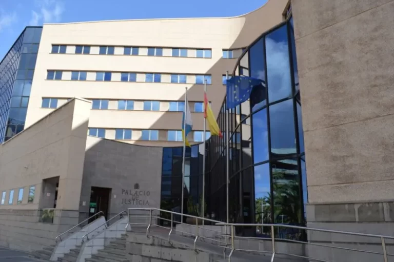Piden nueve años de cárcel y 20.000 euros un masajista por abusar de dos clientas en Tenerife